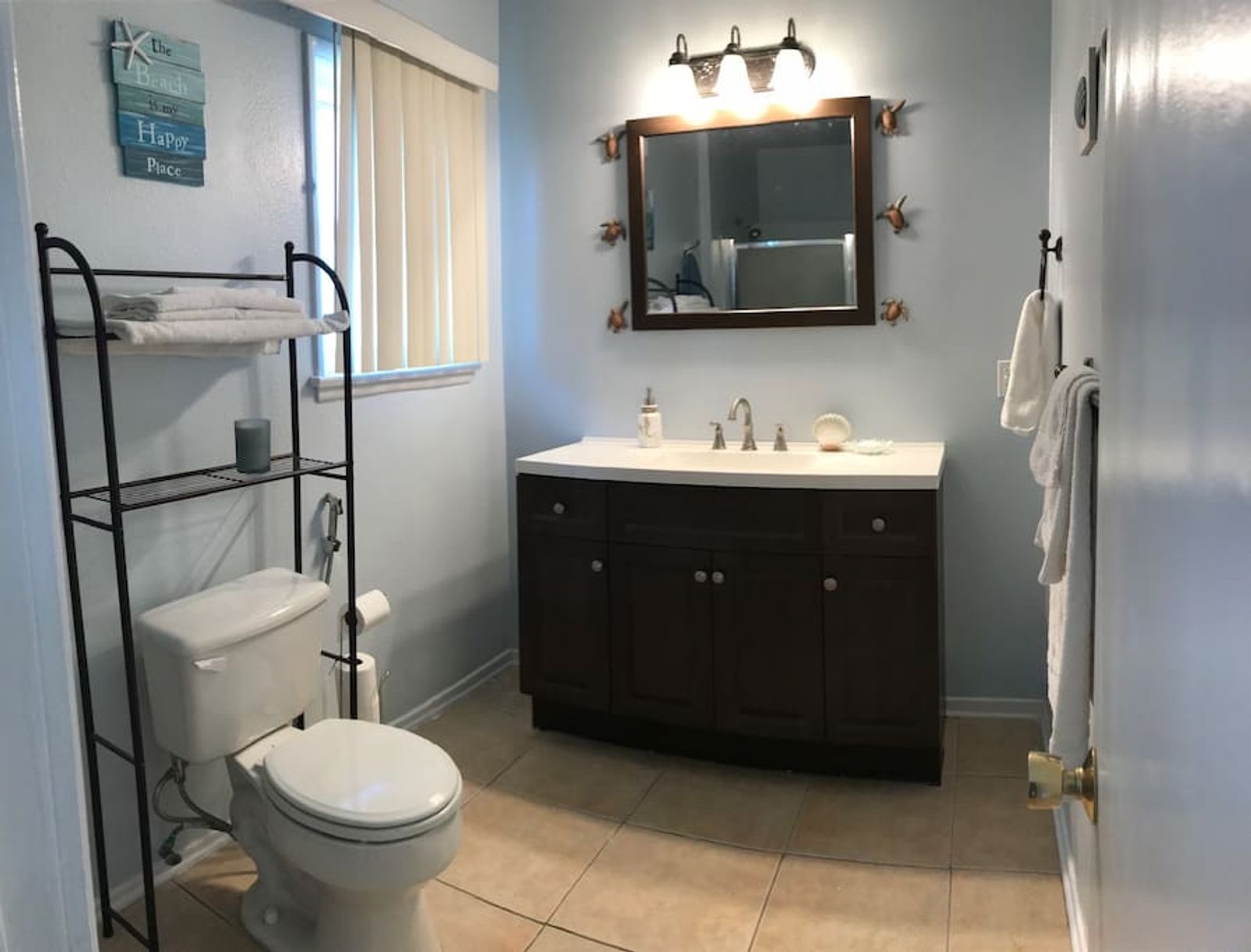 The Charmer (Unit A) — bathroom
