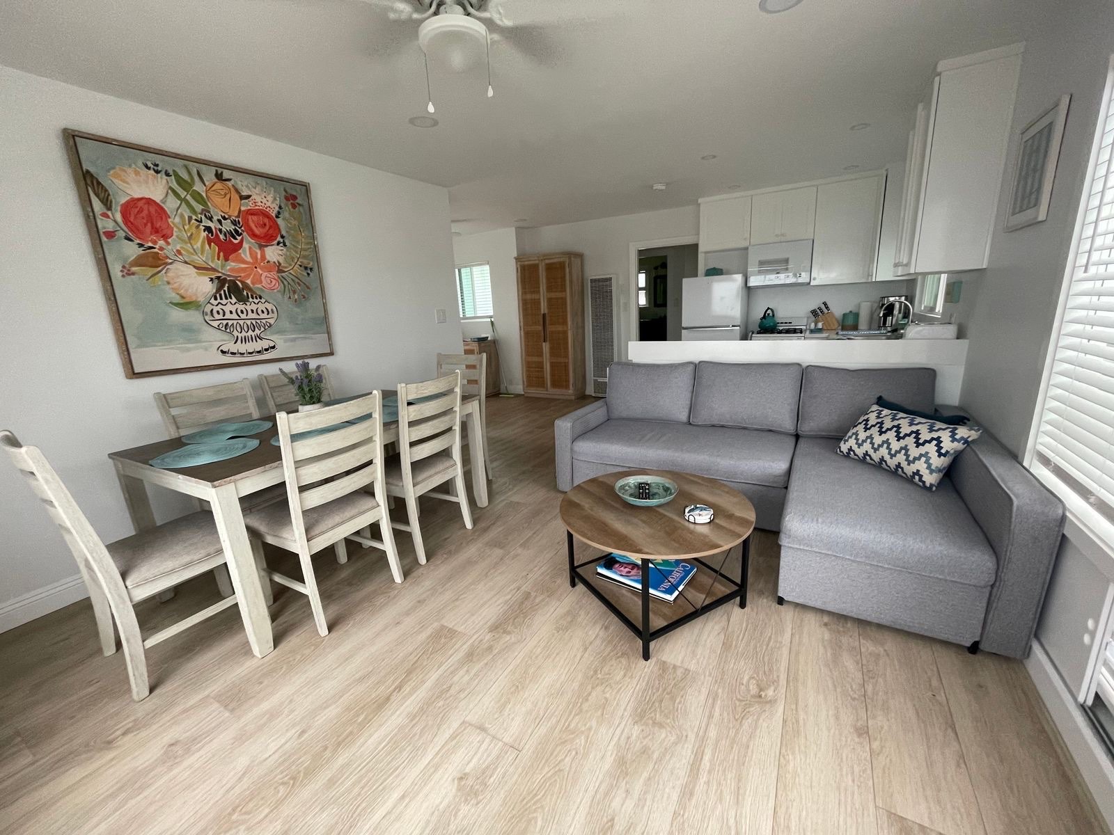 The Jewel — living dining