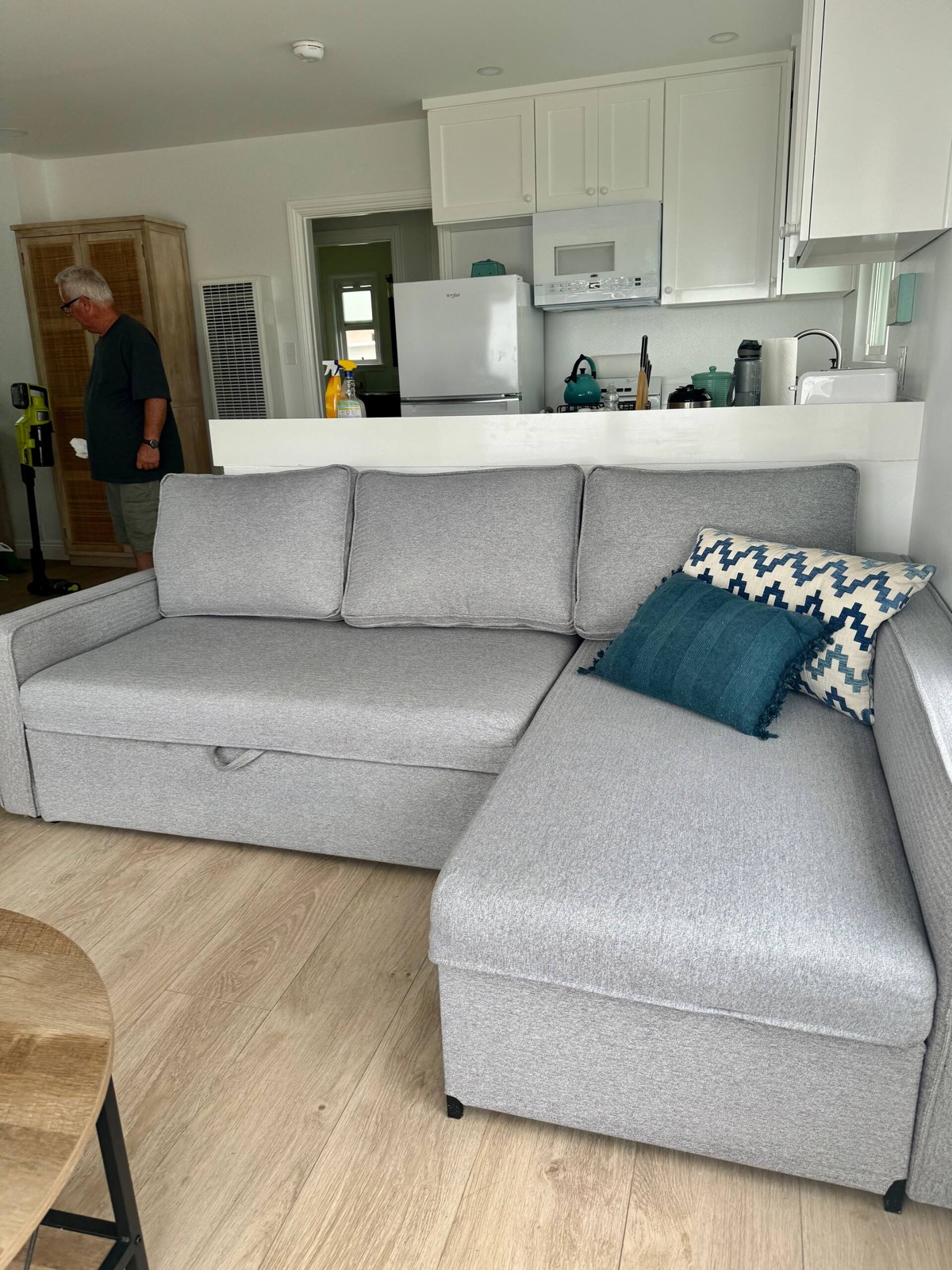 San Clemente's Jewel (Unit D): living room sofa bed
