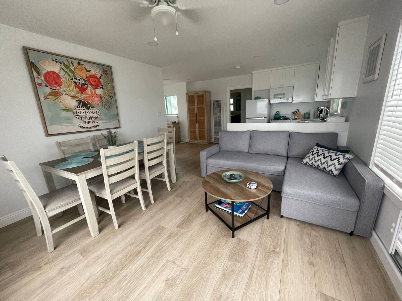 San Clemente's Jewel (Unit D): dining area