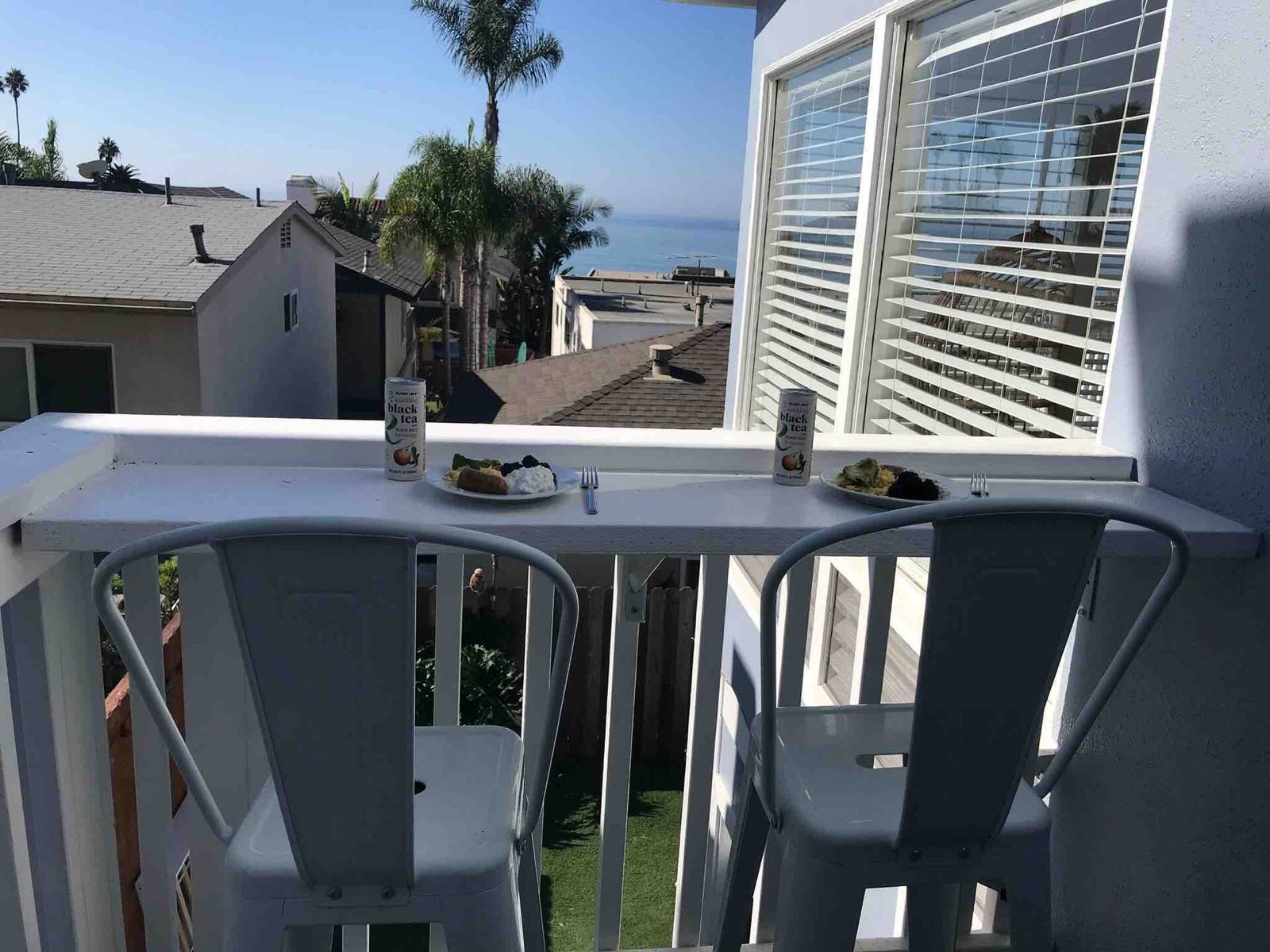 San Clemente's Jewel (Unit D): balcony table