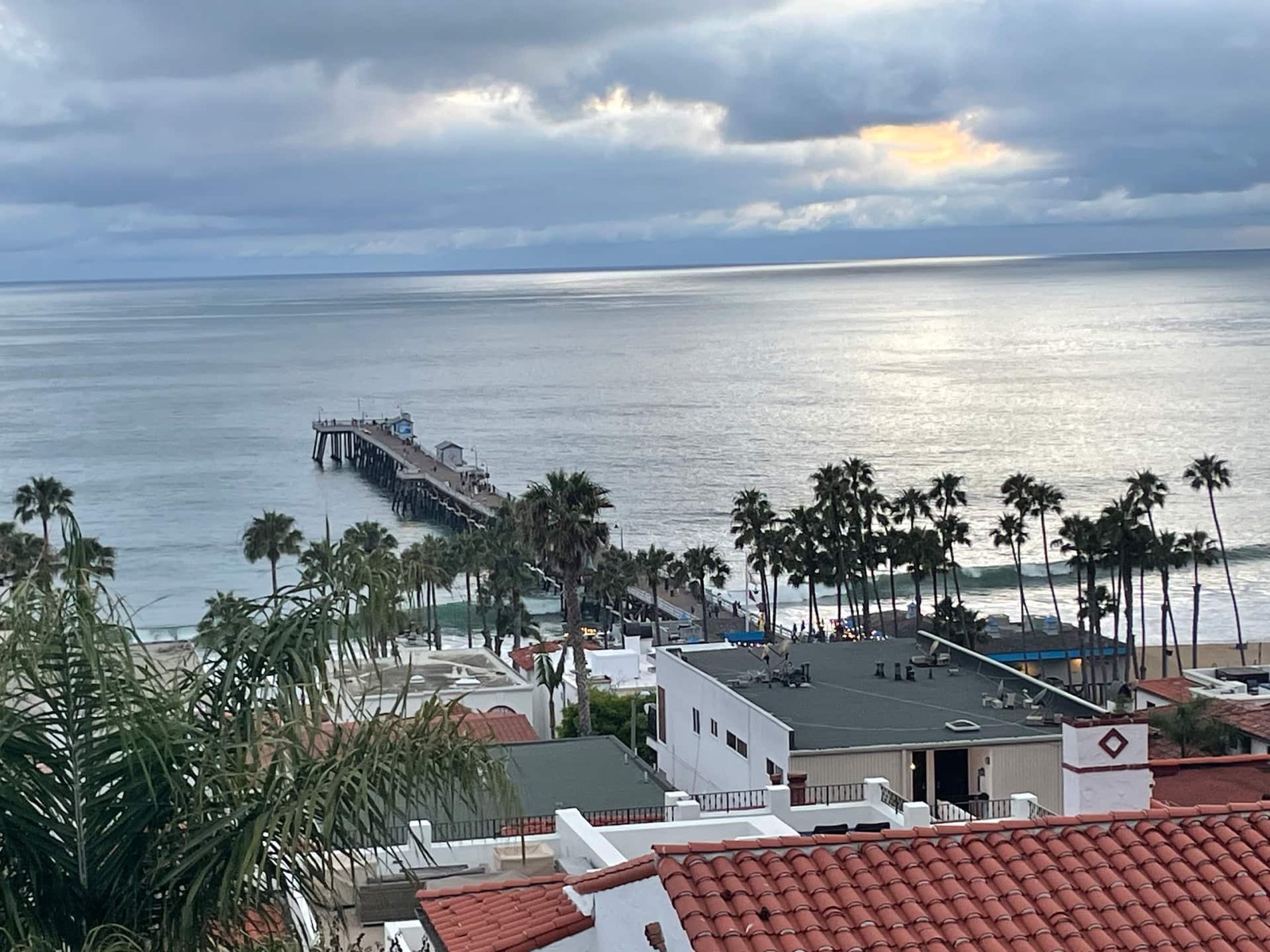 San Clemente's Jewel (Unit D): rooftop pier view