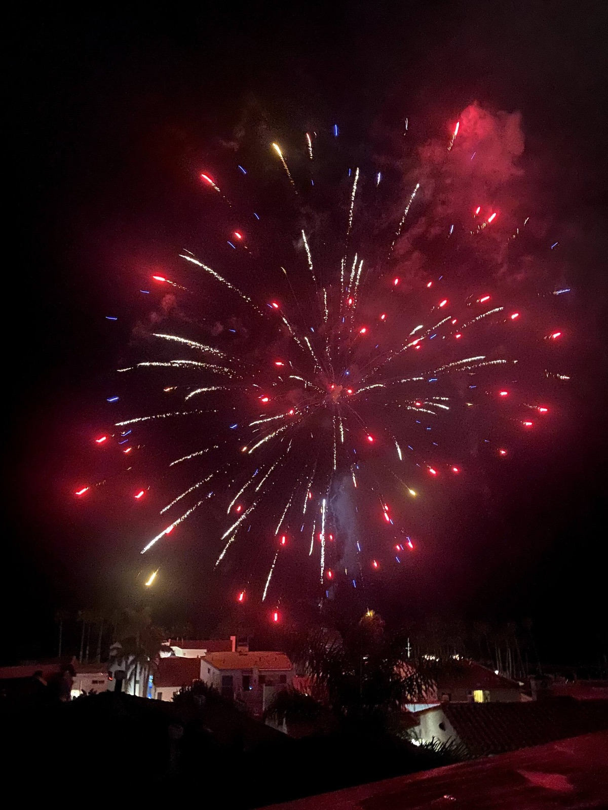 San Clemente's Jewel (Unit D): rooftop fireworks red