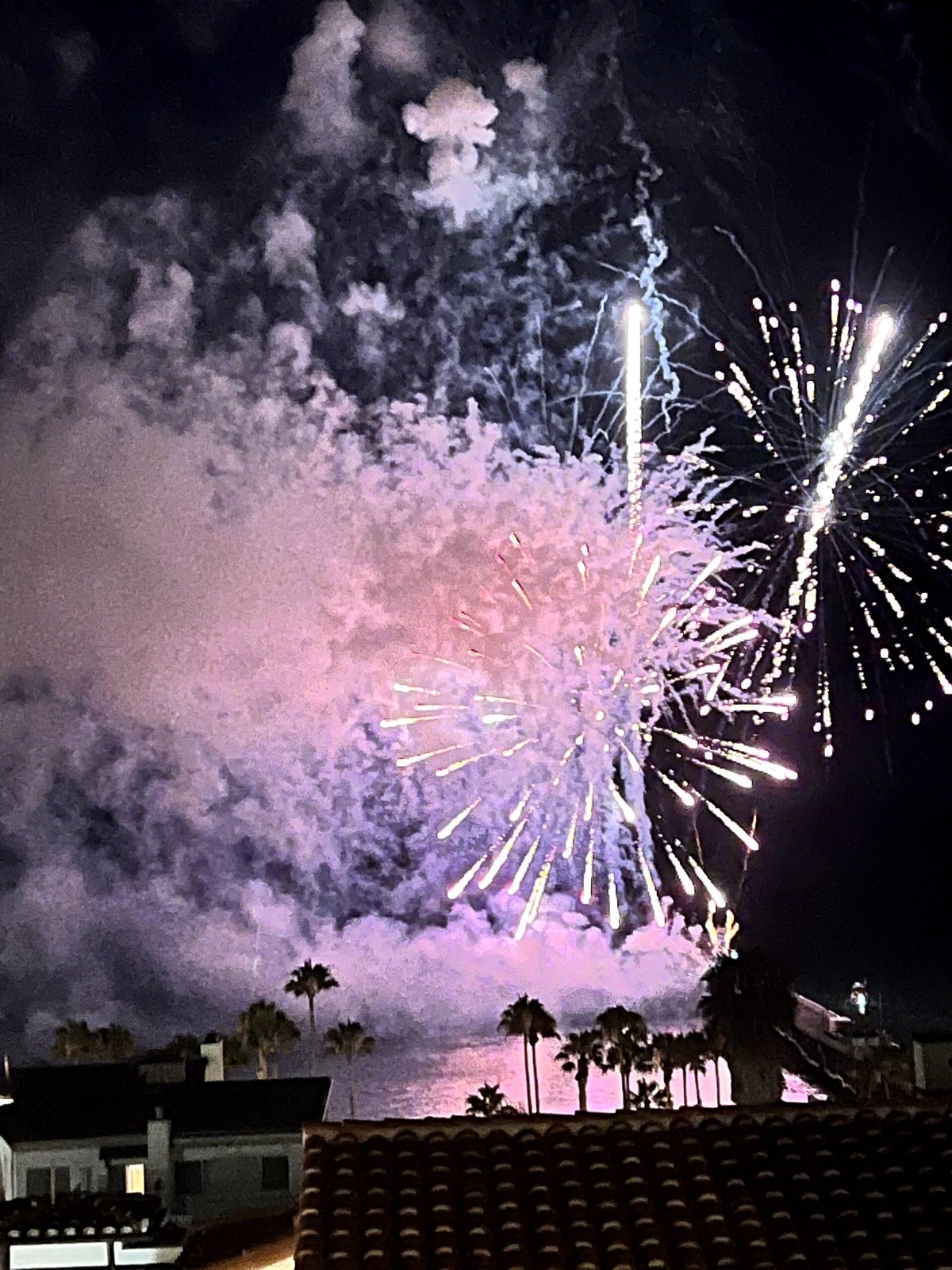 San Clemente's Jewel (Unit D): rooftop fireworks pier