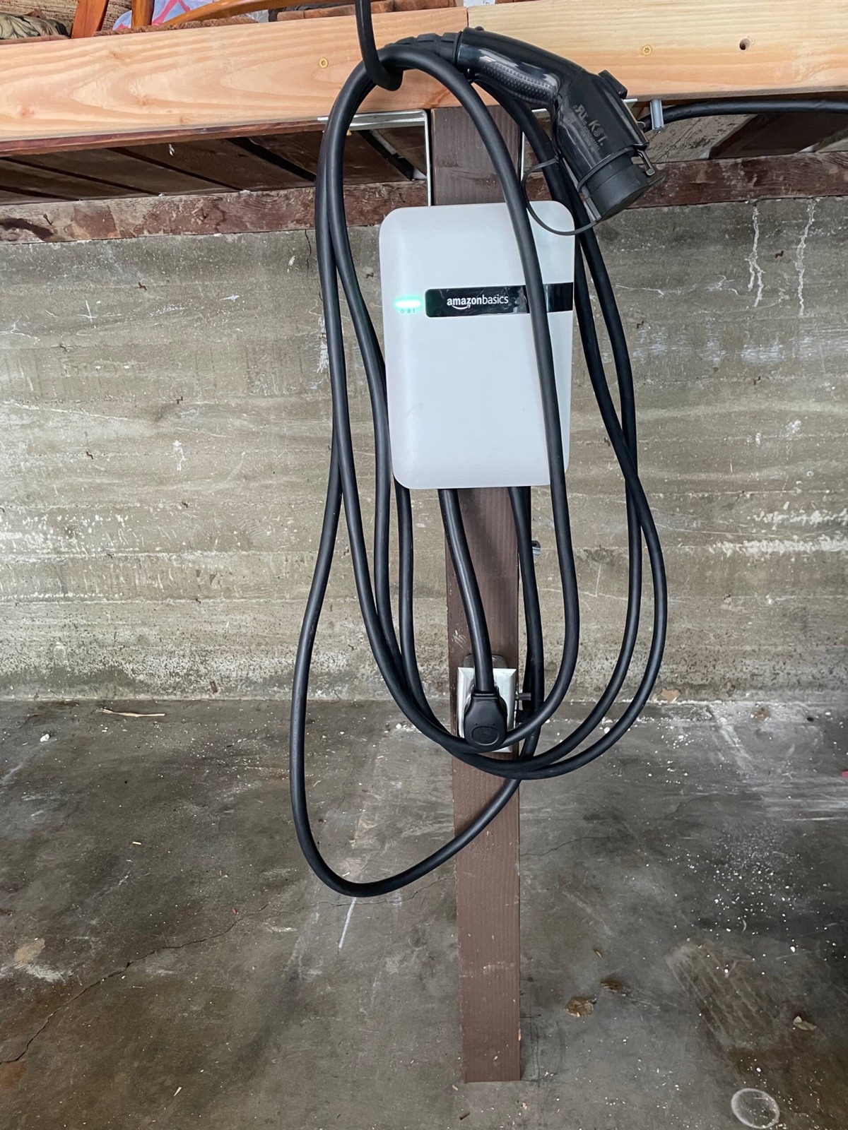 San Clemente's Jewel (Unit D): garage ev charger